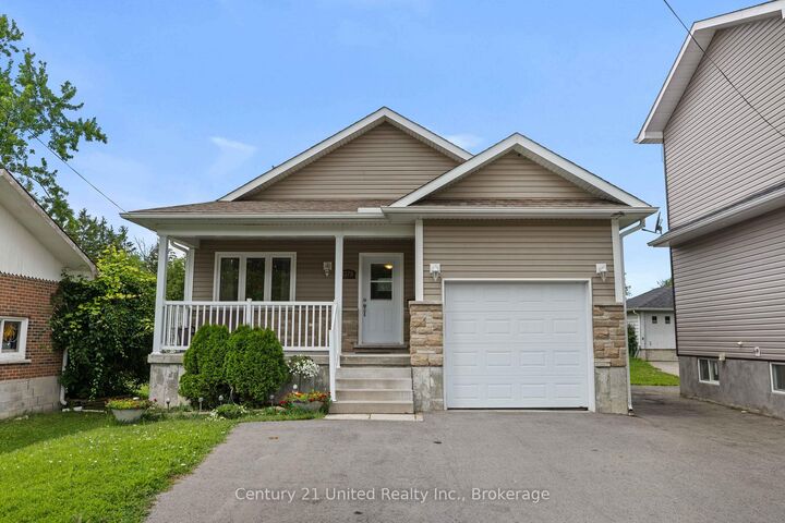 Photo de la propriété:  127.5 Adelaide Street S  ON K9V 3K5 