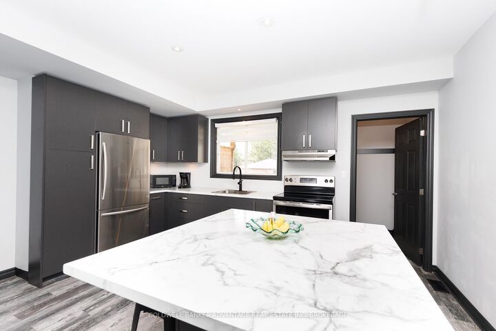 Property Photo: 197 Lincoln Street ON L3B 4M8