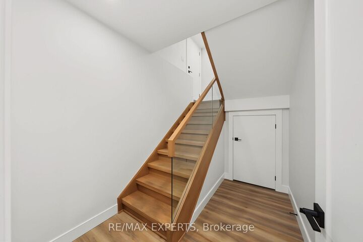 Property Photo:  1062 Alexandra Avenue Bsmt  ON L5E 1Z8 