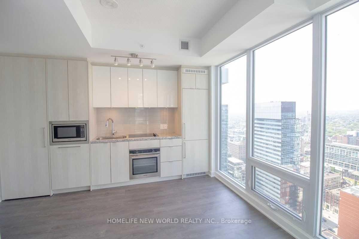 Property Photo:  115 Blue Jays Way 4111  ON M5V 0N4 