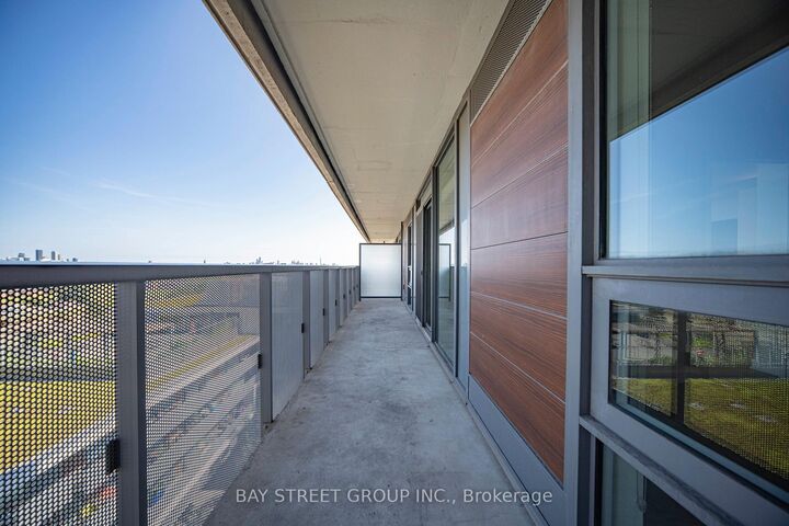 Property Photo: 160 Flemington Road 1020 ON L5V 1J1