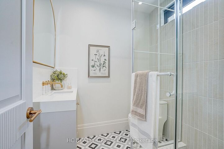 Property Photo:  385 Manning Avenue  ON M6G 2V6 