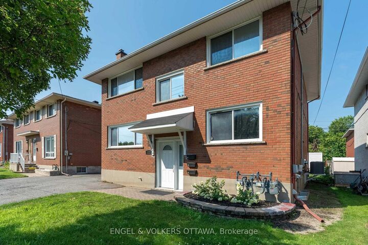 Property Photo:  896 Pinewood Crescent 3  ON K2B 5Y4 