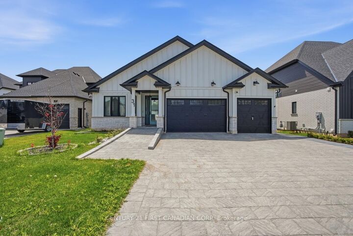 31 Briscoe Crescent — photo 1