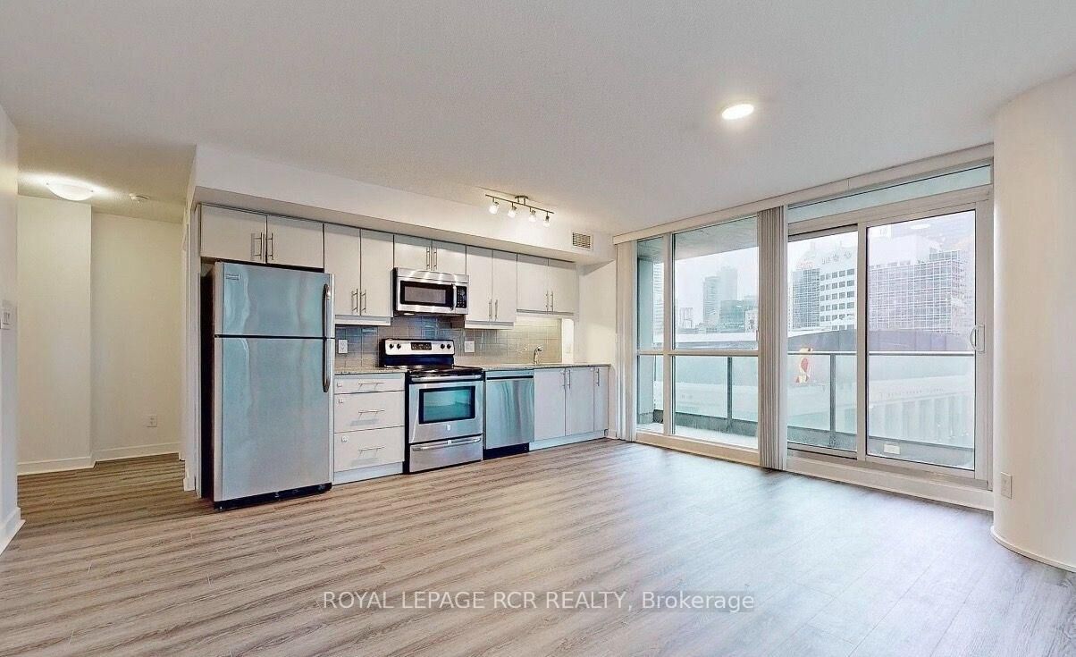 Property Photo: 33 Bay Street 904 ON M5J 2Z3