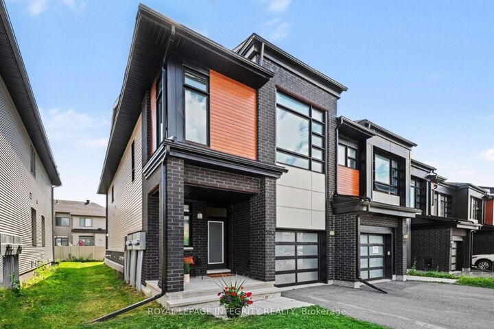 Property Photo: 523 Triangle Street ON K2V 0M7