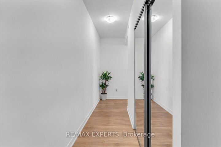 Property Photo: 498 Caldari Road 828 ON L4K 0R6