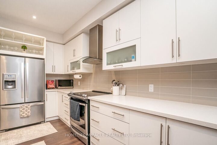 58 Donald Fleming Way 136 — photo 1