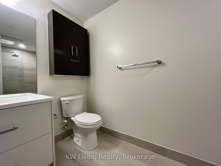 Property Photo:  188 Fairview Mall Drive 2206  ON M2J 0H7 