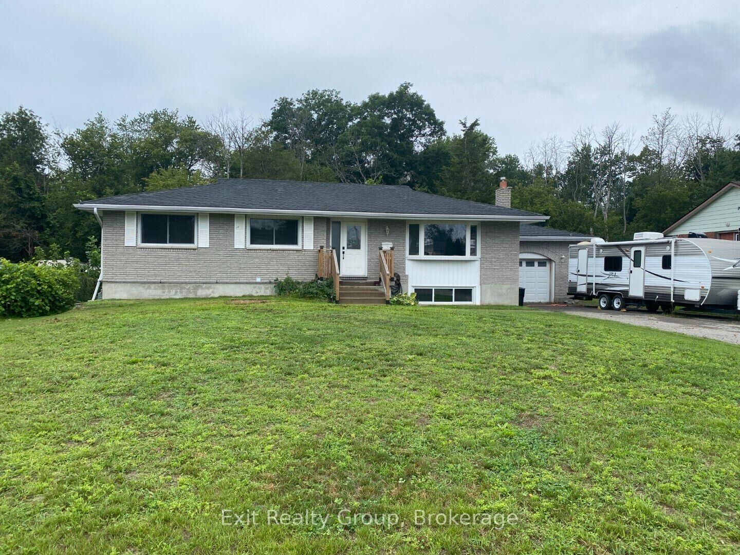 Property Photo:  130 Peterson Street  ON K8V 5P8 