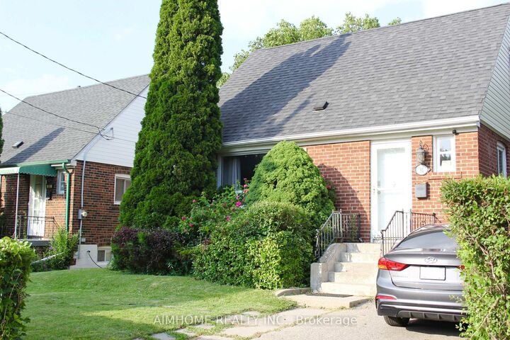 Property Photo: 31 Camilla Crescent ON M1L 1Y9
