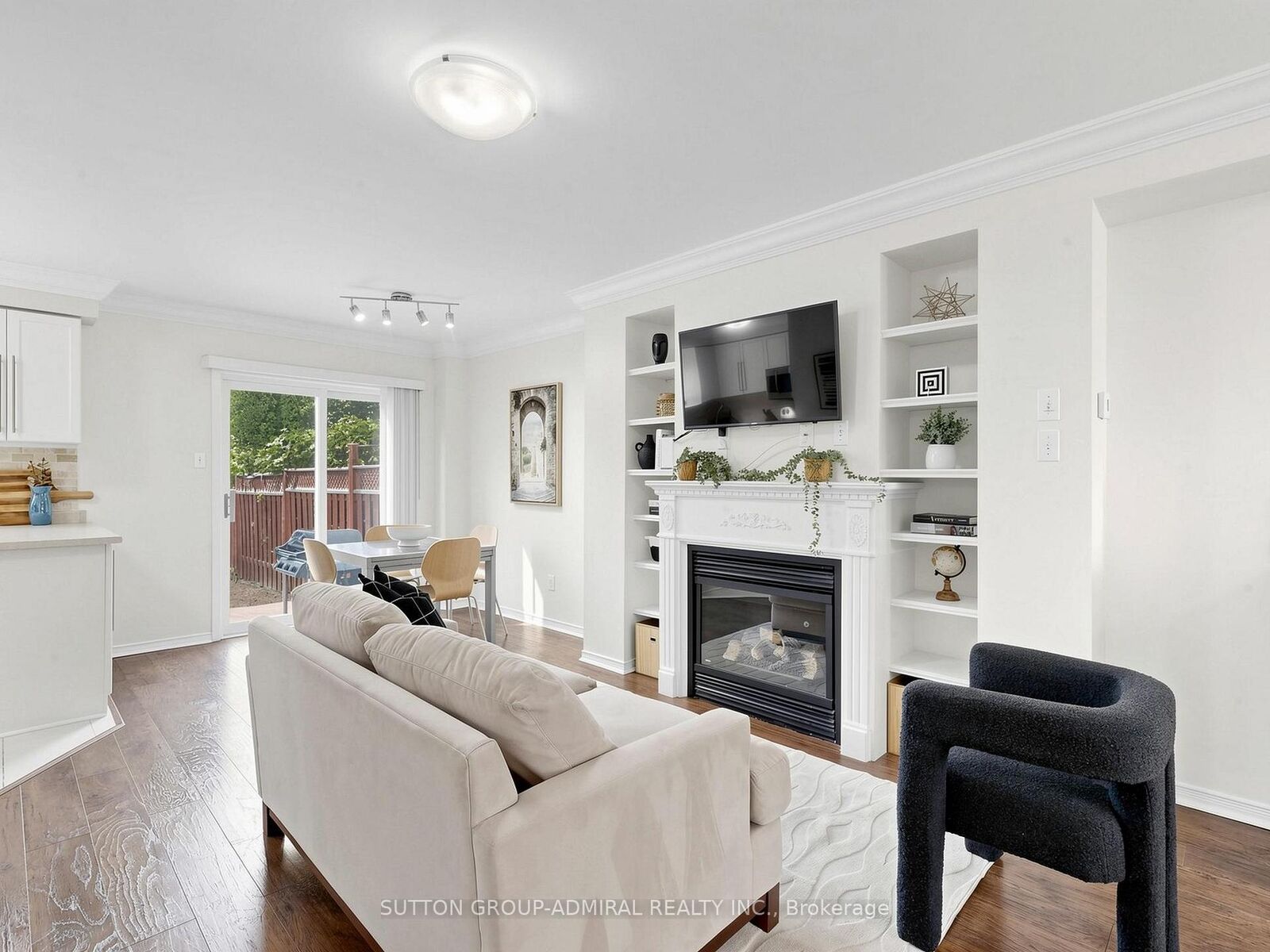 Property Photo: 12 Elderbrook Crescent ON L4K 5M5