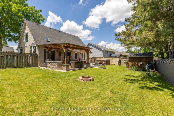 Photo de la propriété: 45 Westwood Drive ON L3K 6B9