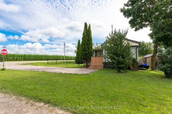 Property Photo: 32 Pineview Ave Avenue ON N0L 2J0