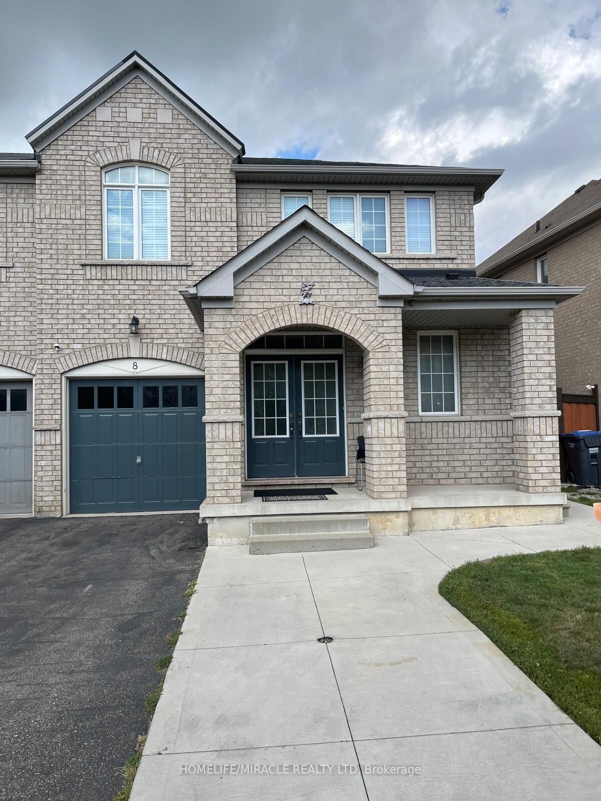 Property Photo: 8 Sculptor Street ON L6P 3H5