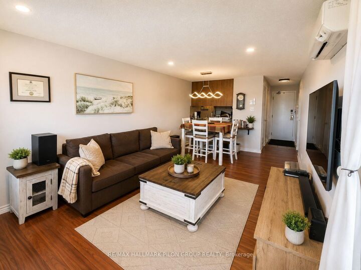 Property Photo: 6532 Bilberry Drive 405 ON K1C 4N9