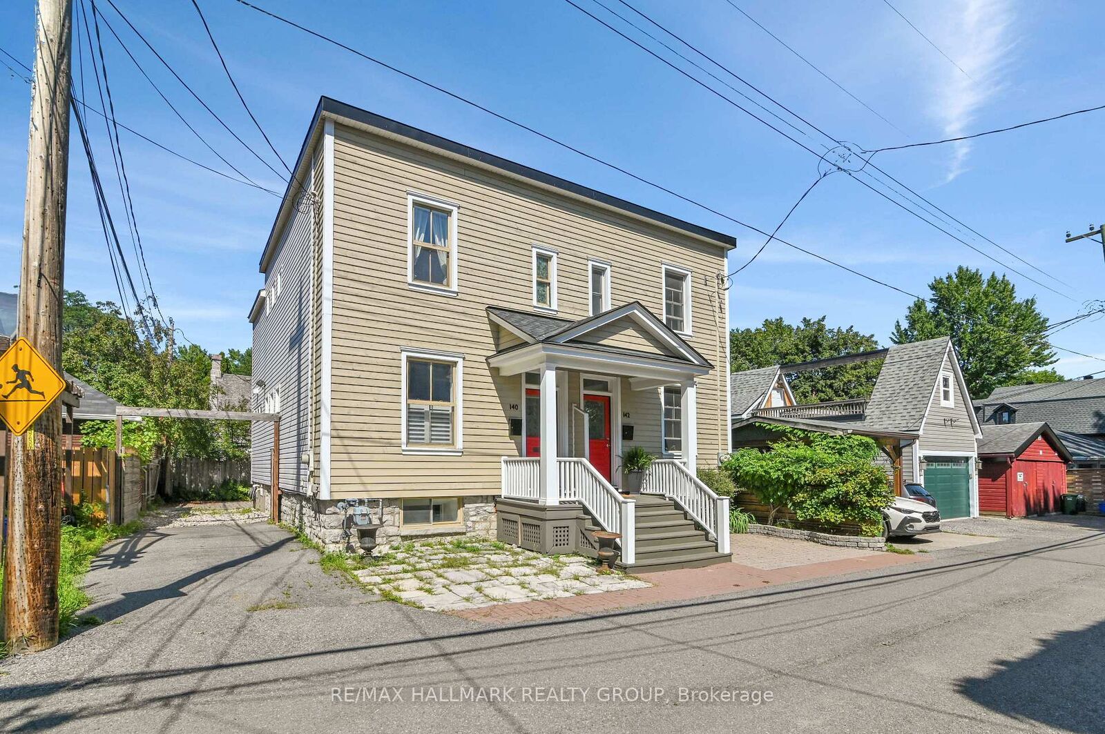 Property Photo: 142 River Lane ON K1M 1T1