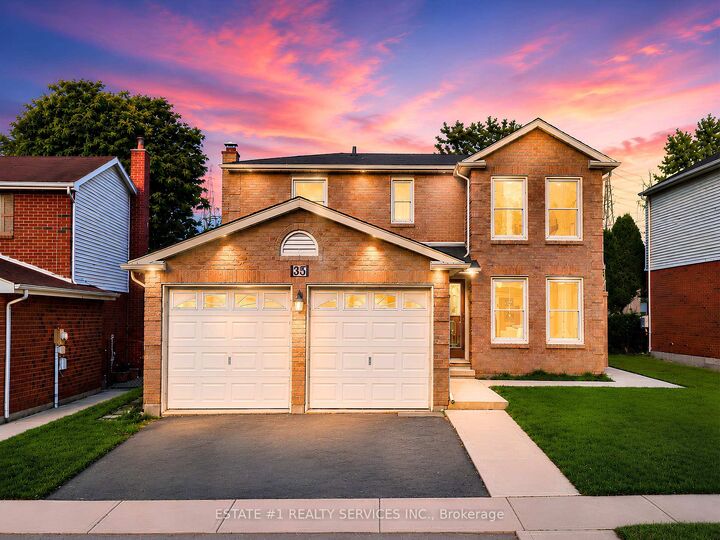 35 Golden Meadow Drive — photo 1