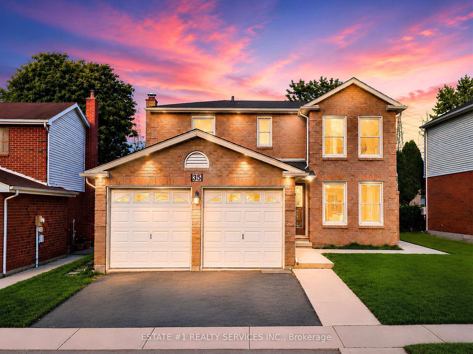 Property Photo: 35 Golden Meadow Drive ON N2N 2L9