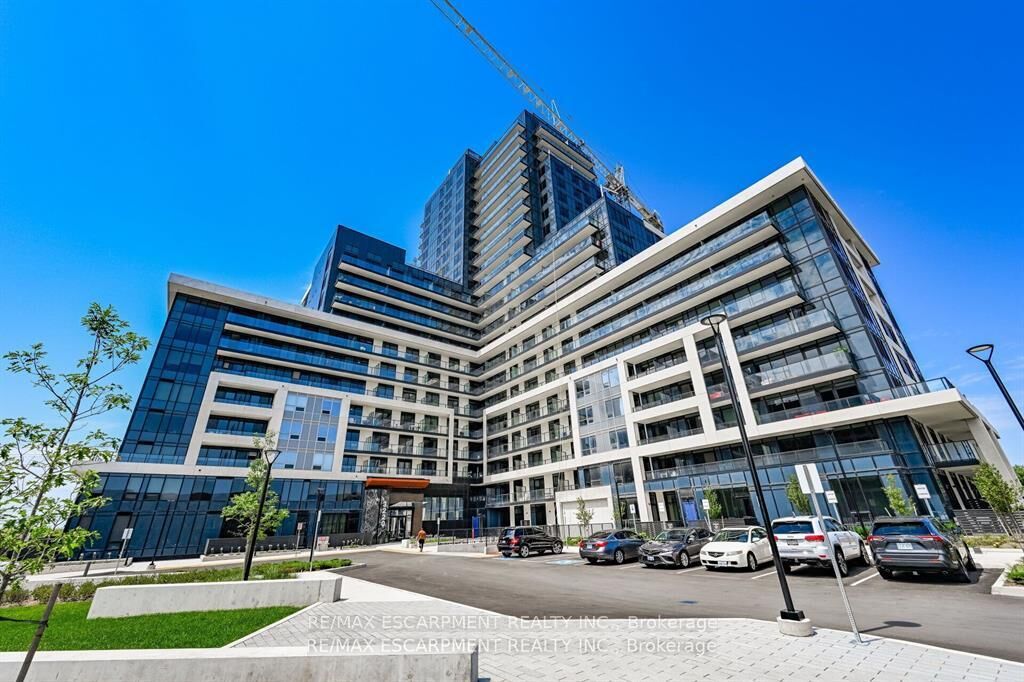 Property Photo: 3220 William Coltson Avenue 607 ON L6H 7X9