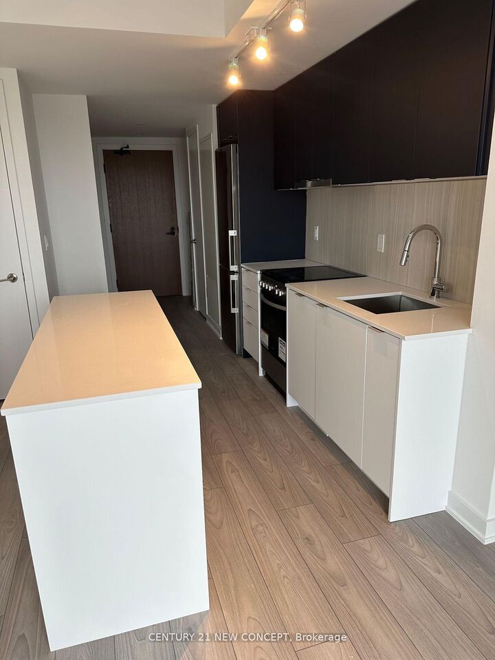 8 Tippett Road 1402 — photo 1