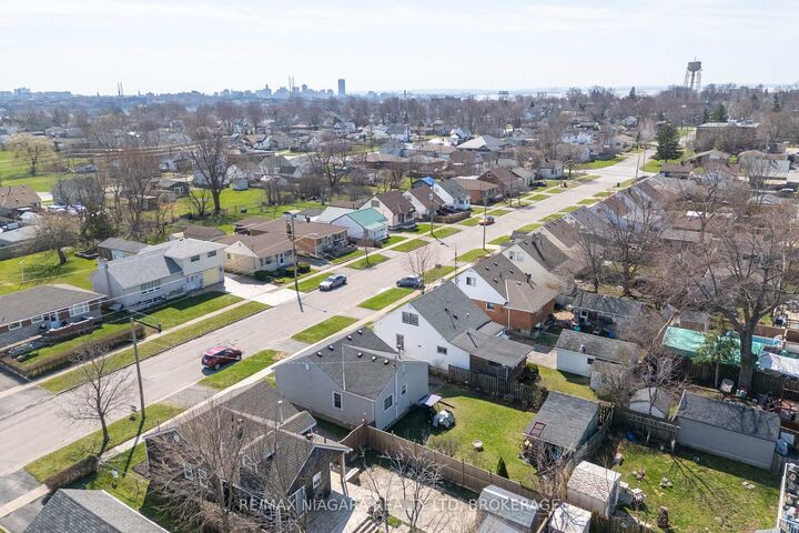 Photo de la propriété:  42 Douglas Street  ON L2A 3W5 