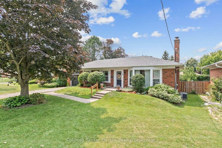 326 Cochrane Street — photo 1