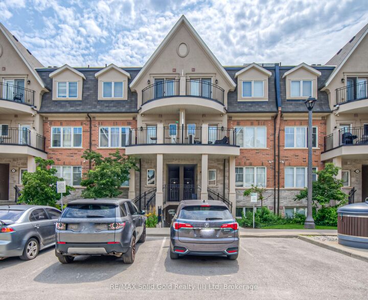 Property Photo: 2420 Baronwood Drive Unit #32-01 ON L6M 0X6
