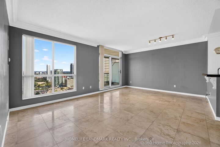 Property Photo: 7 Lorraine Drive Mph07 ON M2N 7H2