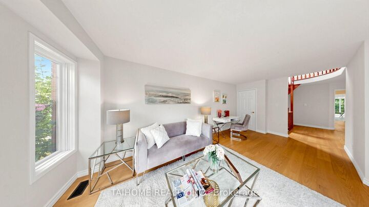Property Photo: 3573 Colonial Drive ON L5L 5M2