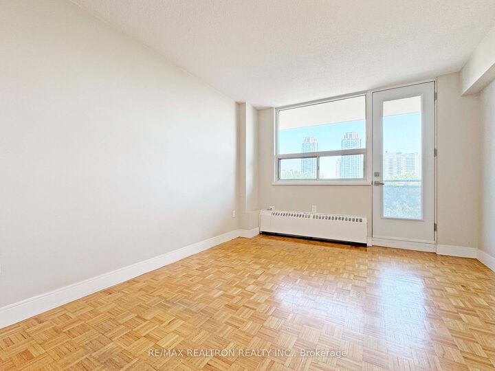 Property Photo: 1500 Bathurst Street 907 ON M5P 3L3