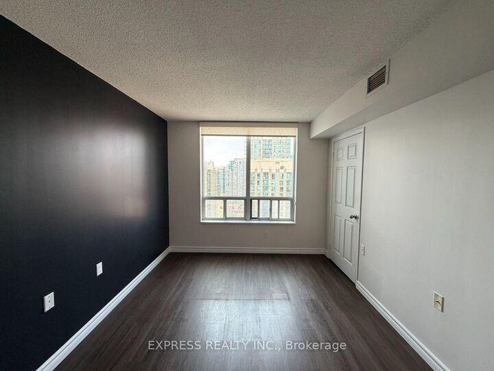Property Photo:  35 Finch Avenue E 2211  ON M2N 6Z8 