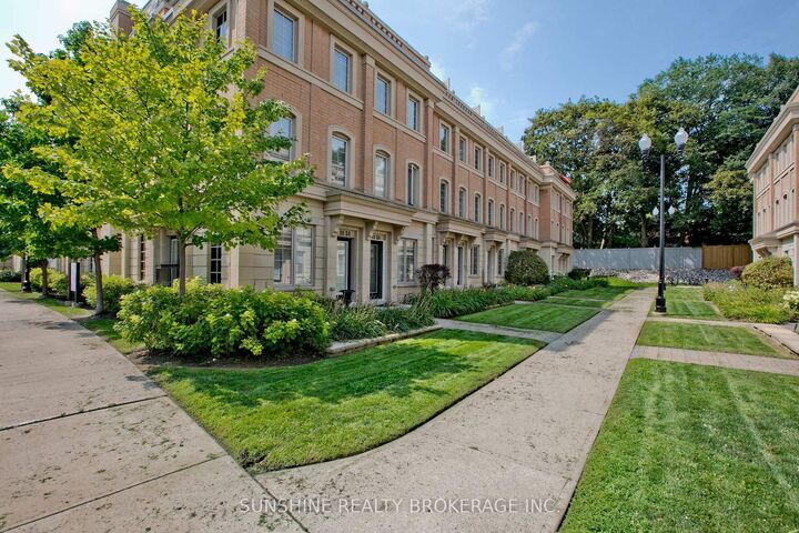 Property Photo: 20 Hargrave Lane 12 ON M4N 0A4