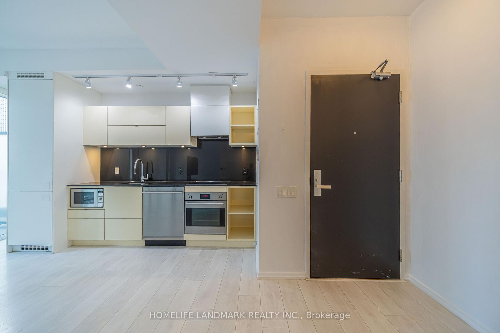 Property Photo:  125 Peter Street 1512  ON M5V 0M2 