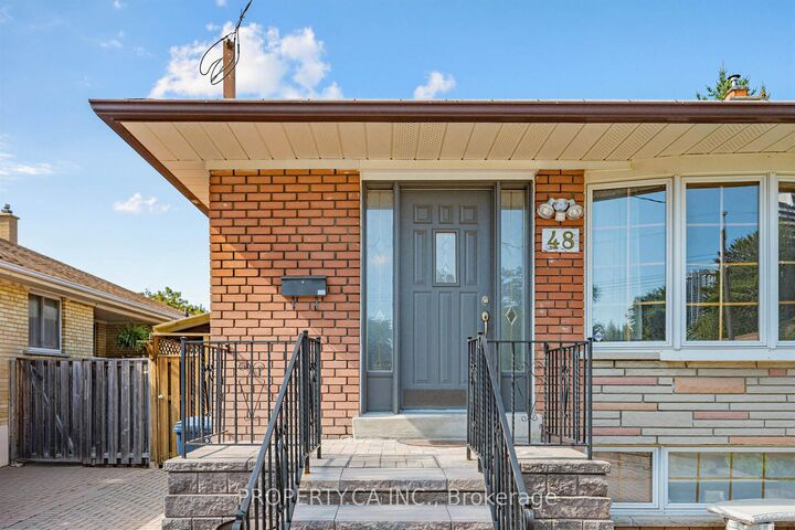 Property Photo: 48 Santa Barbara Road ON M2N 2C2