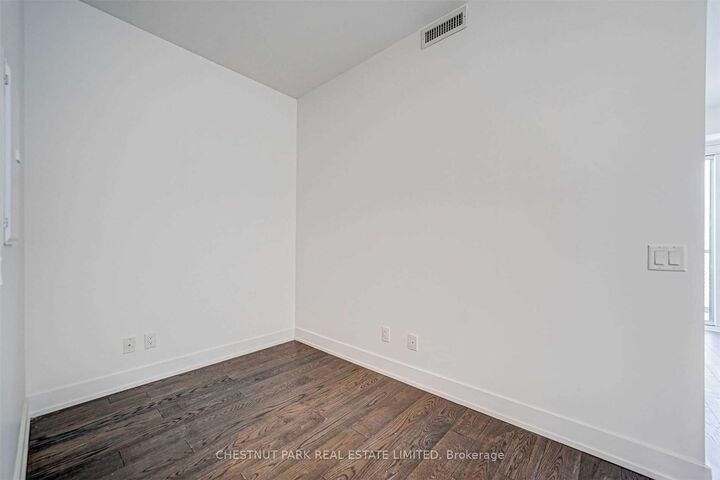 Property Photo: 7 Grenville Street 3609 ON M4Y 0E9