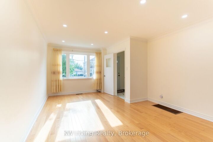 Property Photo: 9 Rupert Street ON M1K 1T3