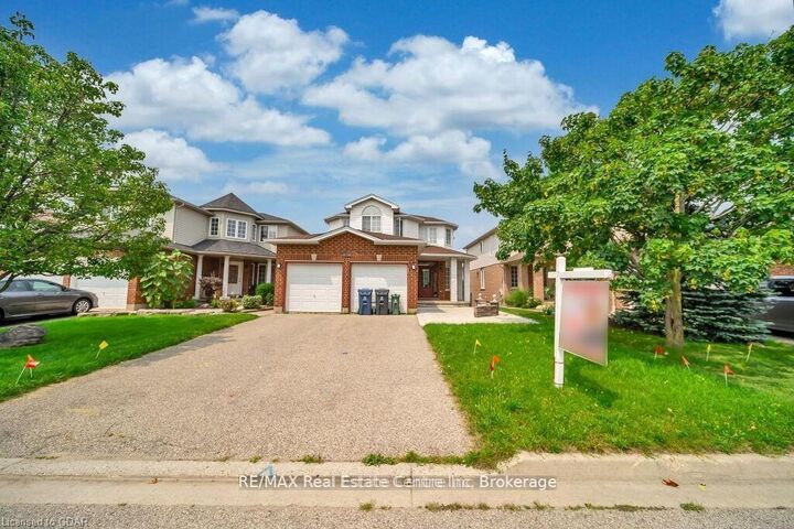 61 Moffatt Lane — photo 1