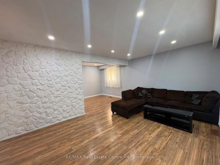 Photo de la propriété: 98 Marksam Road ON N1H 6T2