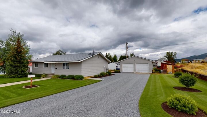 Property Photo:  312 E 7th Street  CO 80461 
