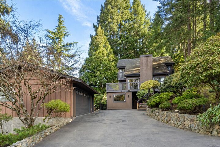 531 Summit Dr — photo 1