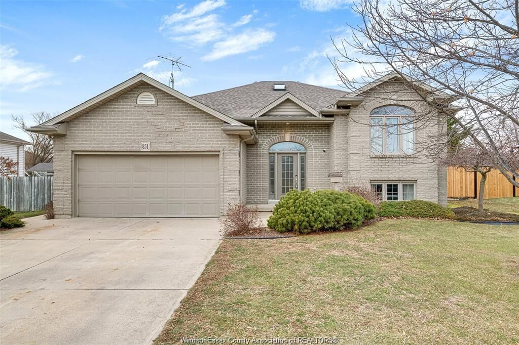 Property Photo: 831 Lawndale ON N9Y 3S5