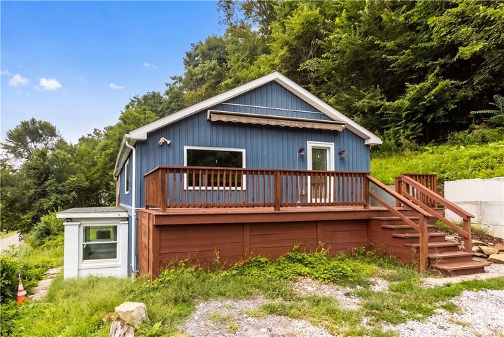 Property Photo: 850 Gypsy Glen Rd PA 15009
