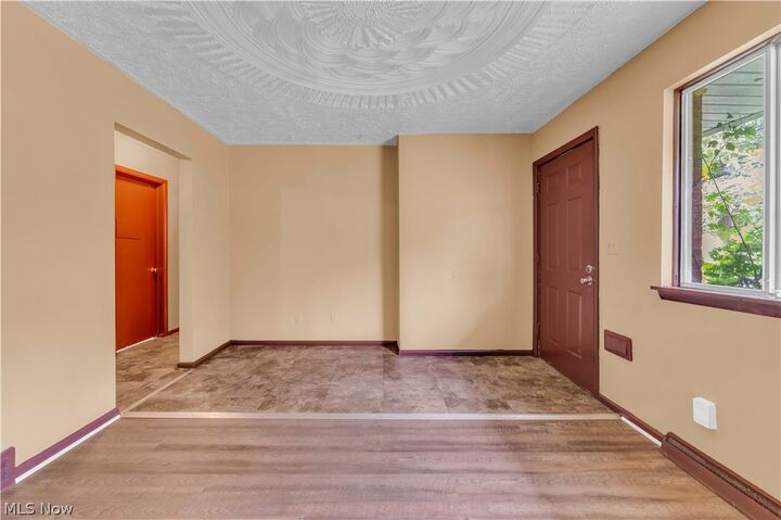Property Photo: 1143 Santee Avenue 2/1143 OH 44306