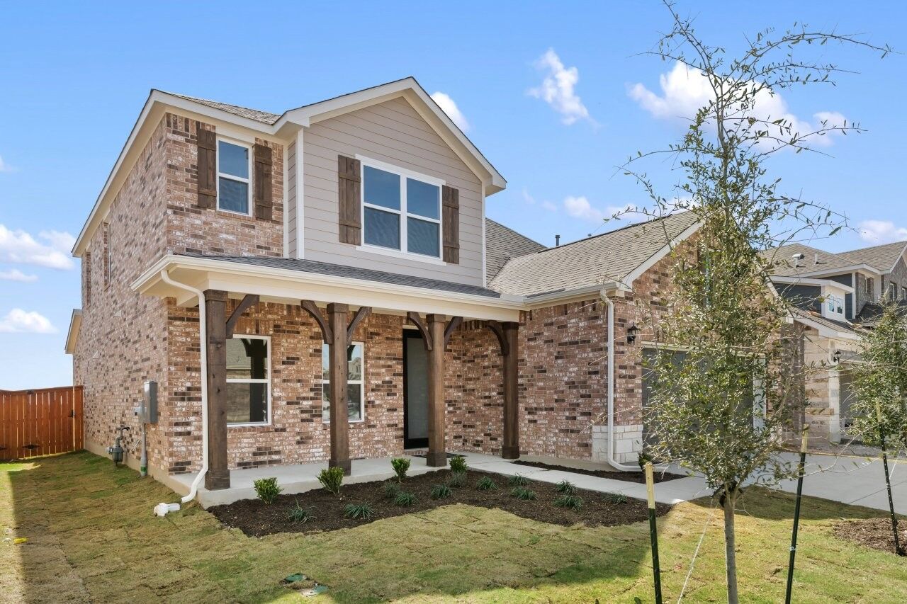 Property Photo: 544 Redding Way TX 78633
