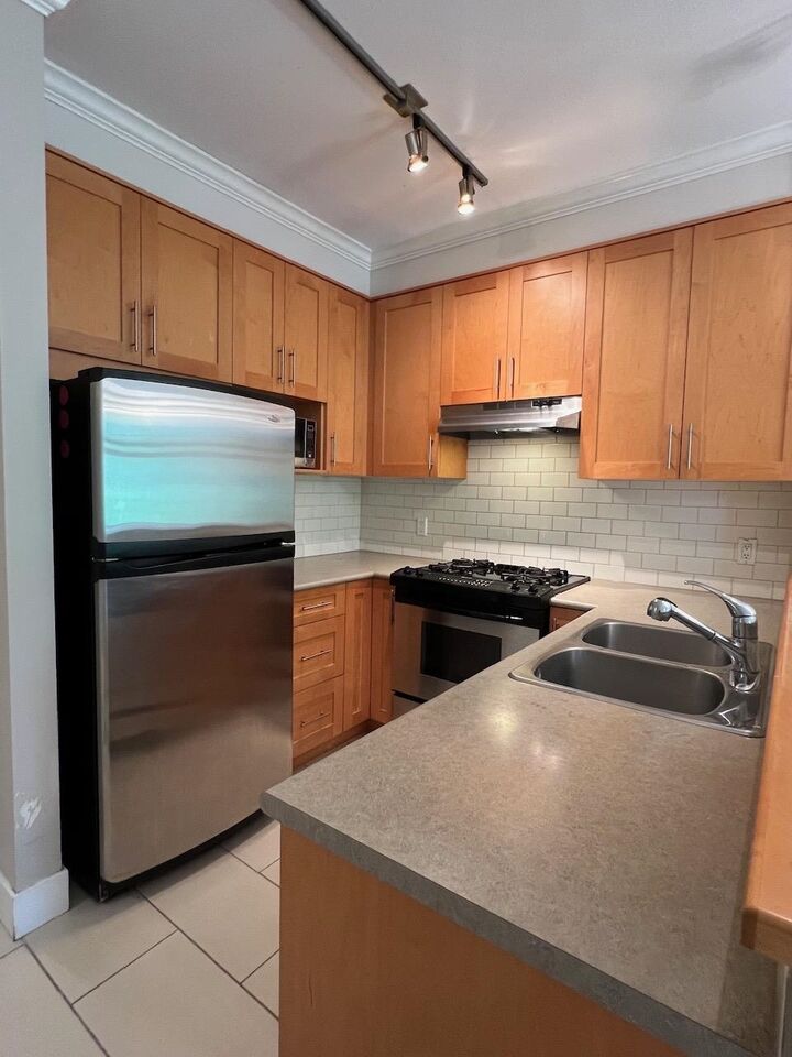Property Photo: 2083 W 33rd Avenue 425 BC V6M 4M6