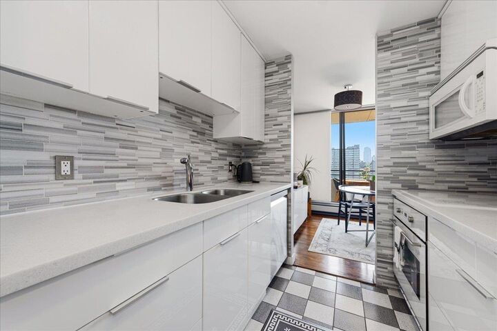 Property Photo: 1816 Haro Street 1503 BC V6G 2Y7