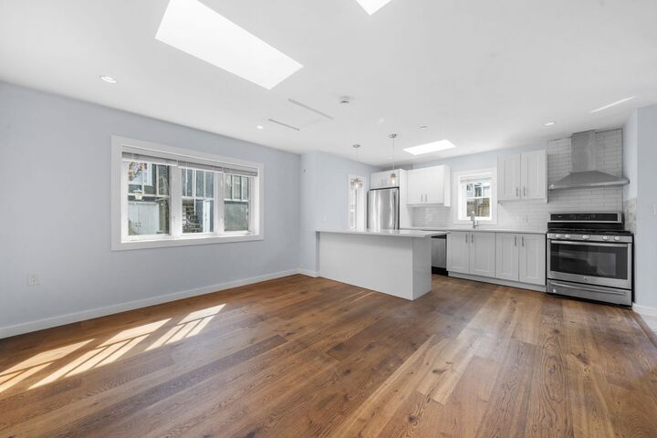 Property Photo: 339 E 41st Avenue BC V5W 1N9