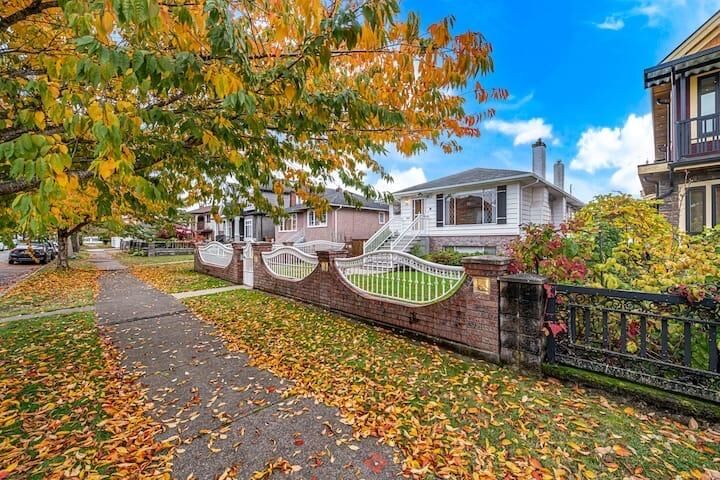 Property Photo: 3136 E 53rd Avenue BC V5S 1W5