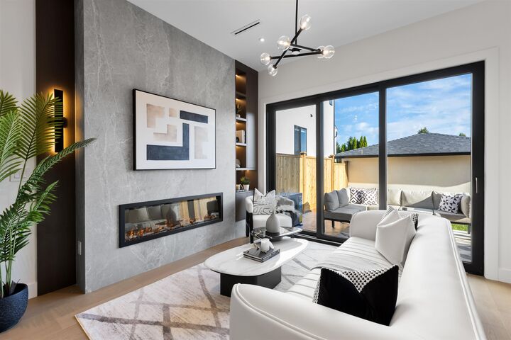 Property Photo: 6682 Napier Street 3 BC V5B 2C3